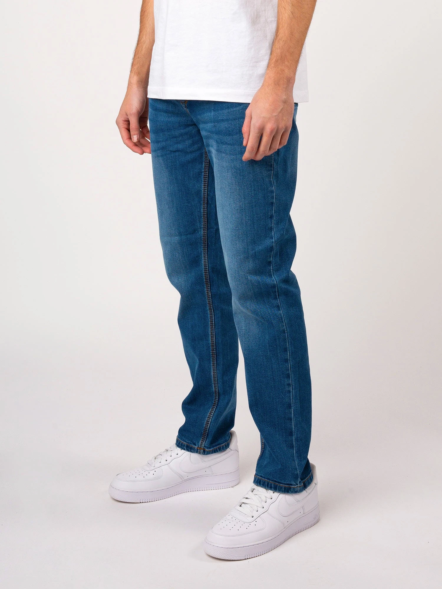 EDWARD REGULAR FIT MID BLUE WASH JEANS 2 EDWARD REGULAR FIT MID BLUE WASH JEANS - Image 2